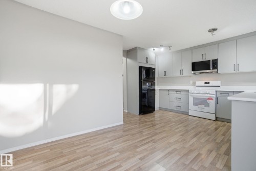 41 2503 24 Street, Edmonton, AB - Indoor Photo Showing Kitchen