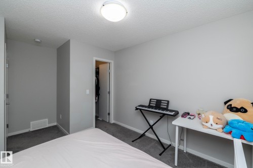 17147 49 Street, Edmonton, AB - Indoor Photo Showing Bedroom