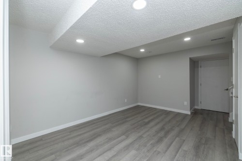 17147 49 Street, Edmonton, AB - Indoor Photo Showing Other Room