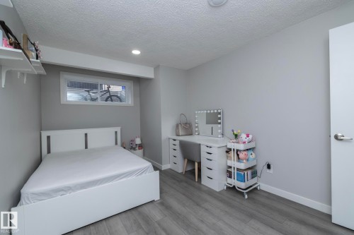 17147 49 Street, Edmonton, AB - Indoor Photo Showing Bedroom