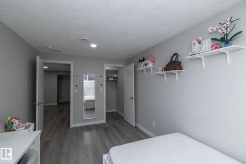 17147 49 Street, Edmonton, AB - Indoor Photo Showing Bedroom