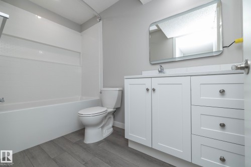 17147 49 Street, Edmonton, AB - Indoor Photo Showing Bathroom