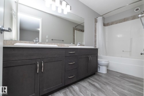 17147 49 Street, Edmonton, AB - Indoor Photo Showing Bathroom
