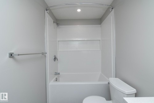 17147 49 Street, Edmonton, AB - Indoor Photo Showing Bathroom