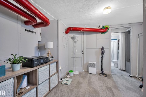 11109 81 Avenue, Edmonton, AB - Indoor Photo Showing Other Room