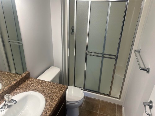 411 4316 139 Avenue, Edmonton, AB - Indoor Photo Showing Bathroom