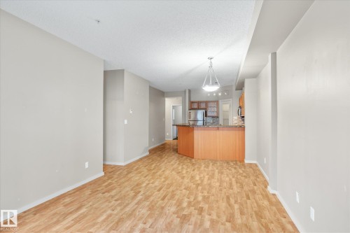 303 9910 111 Street, Edmonton, AB - Indoor Photo Showing Kitchen