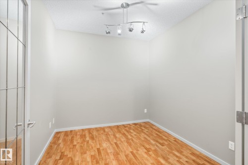 303 9910 111 Street, Edmonton, AB - Indoor Photo Showing Other Room