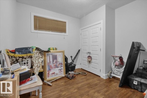 711 Albany Place, Edmonton, AB - Indoor