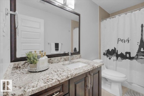 711 Albany Place, Edmonton, AB - Indoor Photo Showing Bathroom