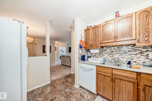 117 15503 106 Street, Edmonton, AB - Indoor Photo Showing Kitchen