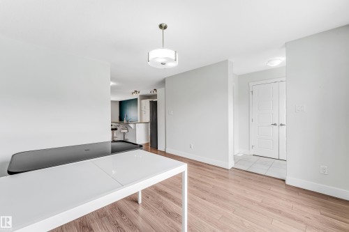 1544 21 Street, Edmonton, AB - Indoor Photo Showing Other Room