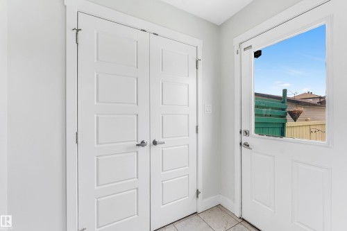 1544 21 Street, Edmonton, AB - Indoor Photo Showing Other Room