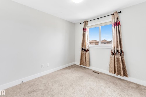 1544 21 Street, Edmonton, AB - Indoor Photo Showing Other Room