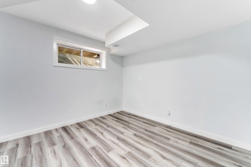 1544 21 Street, Edmonton, AB - Indoor Photo Showing Other Room