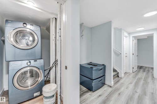 1544 21 Street, Edmonton, AB - Indoor Photo Showing Laundry Room