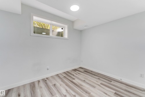 1544 21 Street, Edmonton, AB - Indoor Photo Showing Other Room