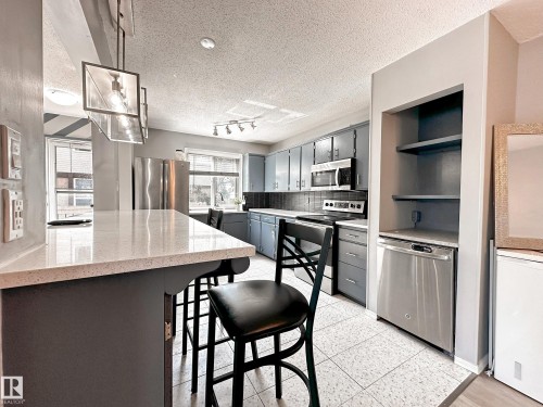 858 Erin Place, Edmonton, AB - Indoor Photo Showing Kitchen
