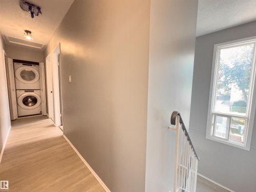 858 Erin Place, Edmonton, AB - Indoor Photo Showing Laundry Room