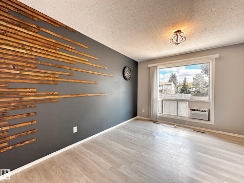 858 Erin Place, Edmonton, AB - Indoor Photo Showing Other Room