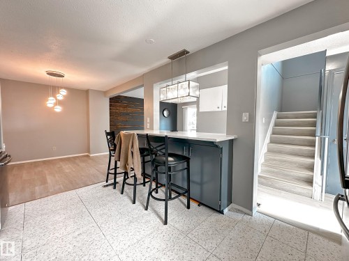 858 Erin Place, Edmonton, AB - Indoor