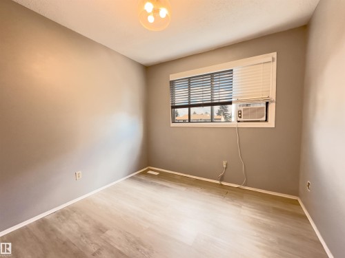 858 Erin Place, Edmonton, AB - Indoor Photo Showing Other Room