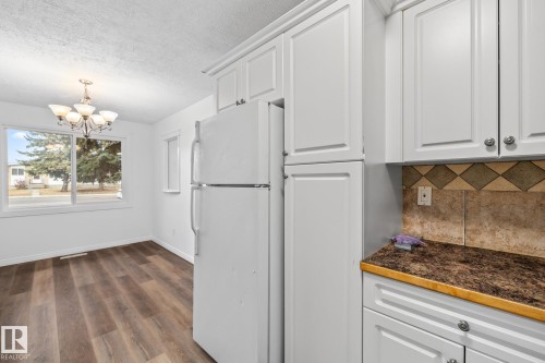 137 Londonderry Square, Edmonton, AB - Indoor Photo Showing Other Room