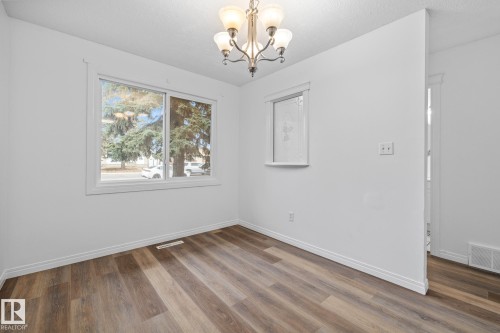 137 Londonderry Square, Edmonton, AB - Indoor Photo Showing Other Room