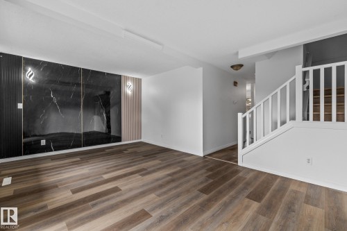 137 Londonderry Square, Edmonton, AB - Indoor Photo Showing Other Room