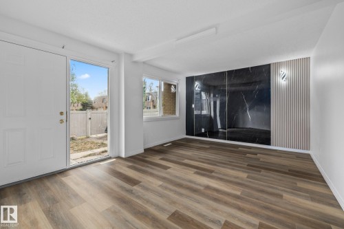 137 Londonderry Square, Edmonton, AB - Indoor Photo Showing Other Room
