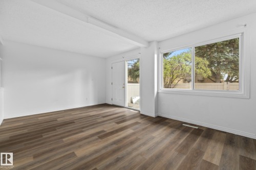 137 Londonderry Square, Edmonton, AB - Indoor Photo Showing Other Room