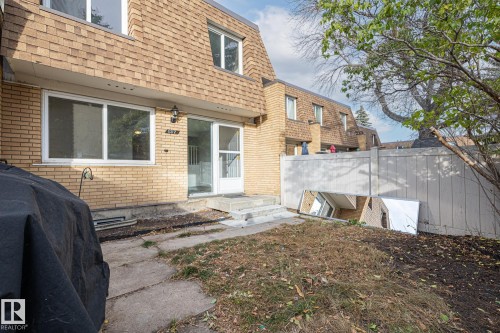 137 Londonderry Square, Edmonton, AB - Outdoor