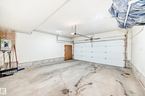 60 903 Crystallina Nera Way, Edmonton, AB - Indoor Photo Showing Garage