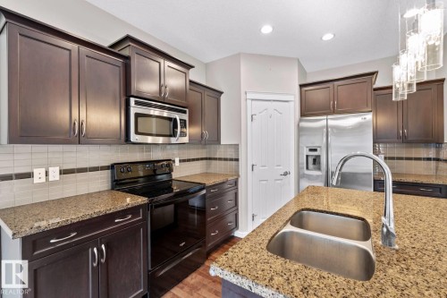 716 Adams Way, Edmonton, AB - Indoor Photo Showing Kitchen With Double Sink