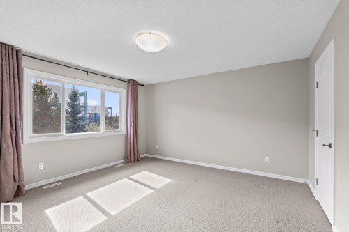 716 Adams Way, Edmonton, AB - Indoor Photo Showing Other Room