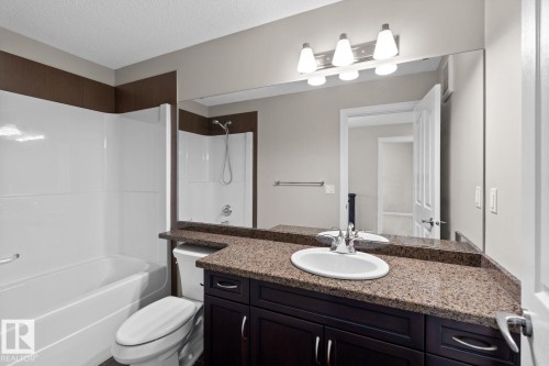 716 Adams Way, Edmonton, AB - Indoor Photo Showing Bathroom