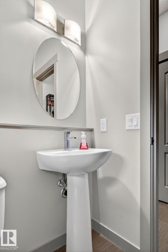5514 Crabapple Loop, Edmonton, AB - Indoor Photo Showing Bathroom