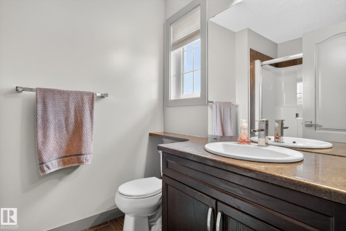5514 Crabapple Loop, Edmonton, AB - Indoor Photo Showing Bathroom