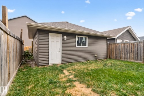 5514 Crabapple Loop, Edmonton, AB - Outdoor With Exterior