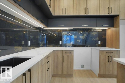 10946 62 Avenue, Edmonton, AB - Indoor Photo Showing Kitchen