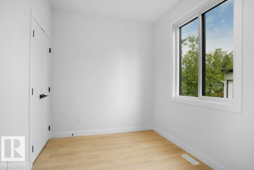 10946 62 Avenue, Edmonton, AB - Indoor Photo Showing Other Room