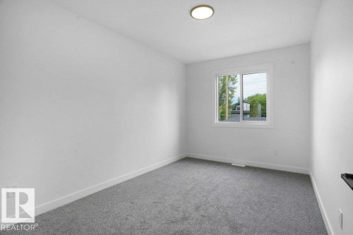 10946 62 Avenue, Edmonton, AB - Indoor Photo Showing Other Room