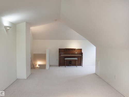 9130 77 Avenue, Edmonton, AB - Indoor Photo Showing Other Room