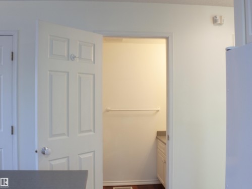 9130 77 Avenue, Edmonton, AB - Indoor Photo Showing Other Room