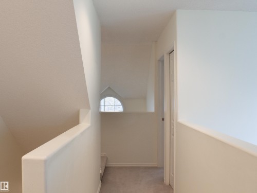 9130 77 Avenue, Edmonton, AB - Indoor Photo Showing Other Room