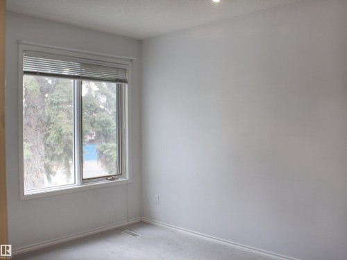 9130 77 Avenue, Edmonton, AB - Indoor Photo Showing Other Room
