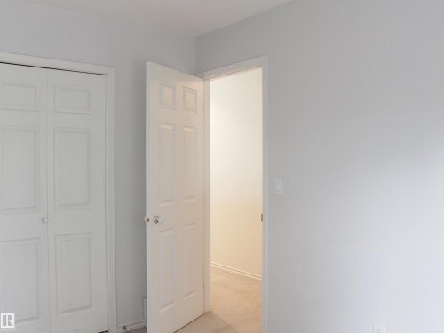 9130 77 Avenue, Edmonton, AB - Indoor Photo Showing Other Room