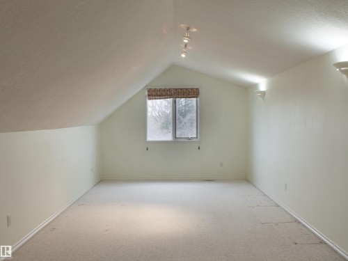 9130 77 Avenue, Edmonton, AB - Indoor Photo Showing Other Room