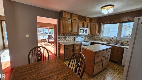 1817 65 Street, Edmonton, AB - Indoor