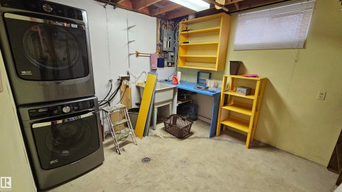 1817 65 Street, Edmonton, AB - Indoor Photo Showing Laundry Room